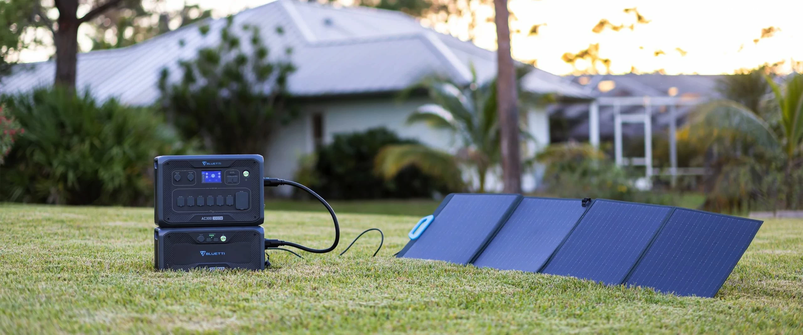 Портативна електростанція Bluetti AC300 купити